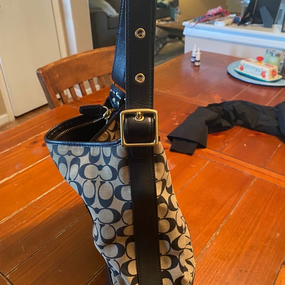 Authentic Coach purse with matching wristlet !! - Picture 5 of 6